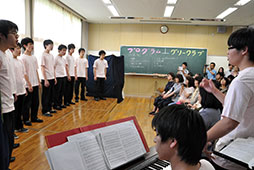 ３年生は涙のラストステージで引退を迎えたグリークラブ