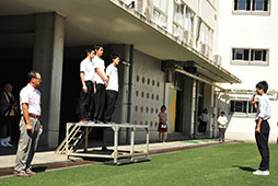 続いて行われた壮行会にて<br />生徒会長より激励のことば 