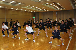 視線は前に！