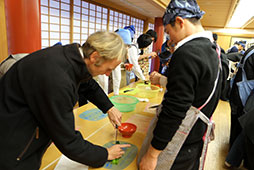 外国人講師からもたまらず指導が入って