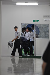 今学期より一足制での学校生活