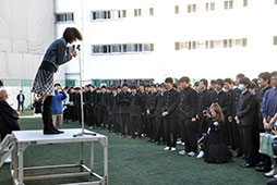 先日の芸術鑑賞教室に出演して下さったご縁にてご来校