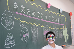 各クラブの下級生が先輩たちを待機中