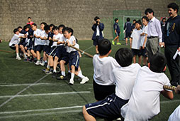 気持ちを一つに、引っ張れ!<br />　