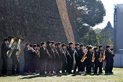 建長寺の甍を望んで...
