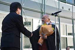 生徒会長より理事長先生へ<br />　