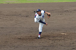 前日に続いてマウンドに上がったエース清水<br />　